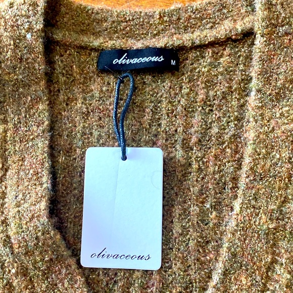 Olivaceous Cropped Button Down Sweater Cardigan Size Medium NWT - Picture 2 of 5